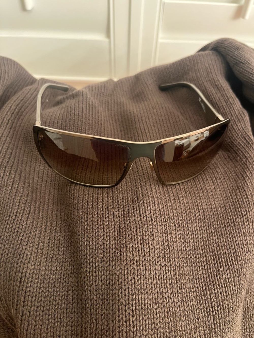 Gucci Brown Gradient Aviator Sunglasses with Gold Frame - Picture 3 of 8